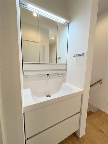 2階 洗面化粧台