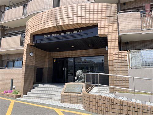 マンション出入口