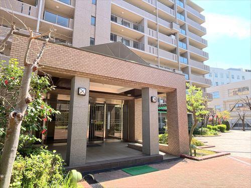 マンション出入口