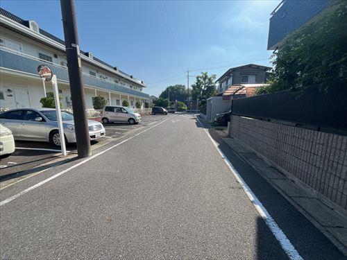 北東側前面道路2