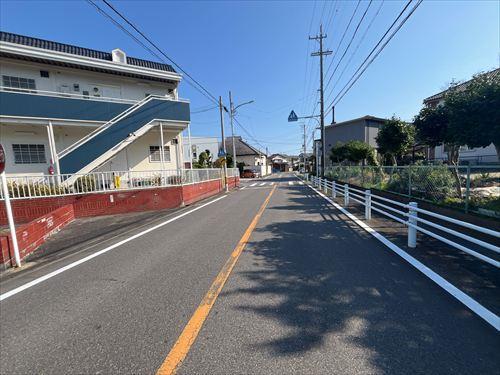 北西側前面道路1