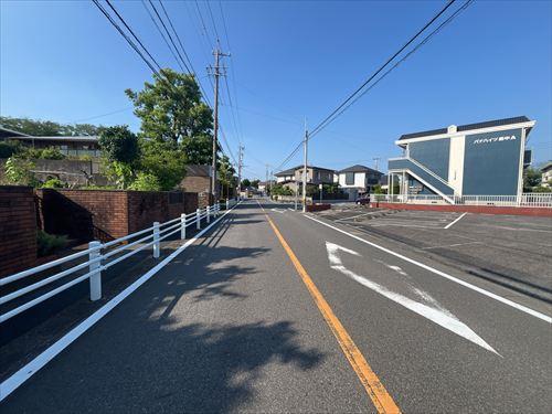 北西側前面道路2