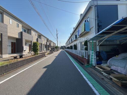 南東側前面道路1