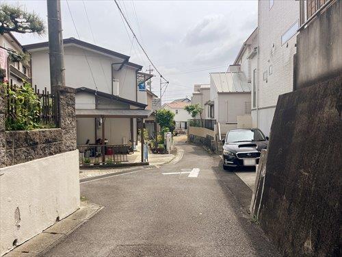 西側前面道路南側交差点付近-2