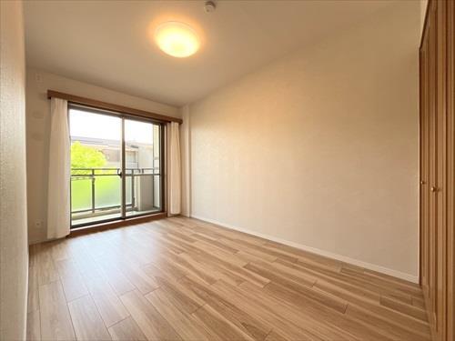 南東側洋室6.9帖-1