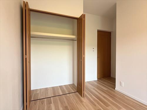 南東側洋室6.9帖-2