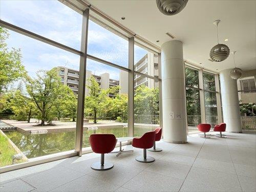 エントランスホール-1