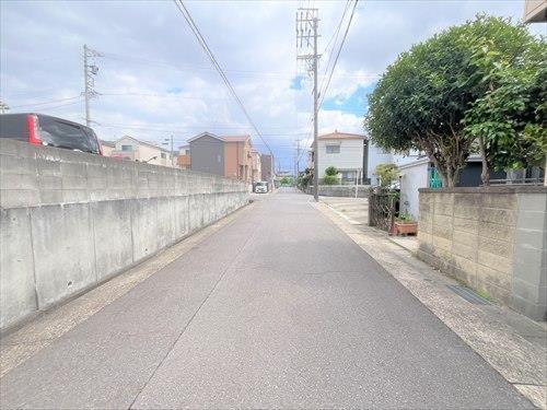 東側前面道路1（2026年5月撮影）