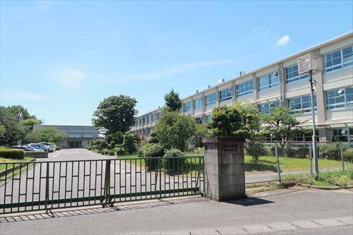 春日井市立中部中学校まで1400m