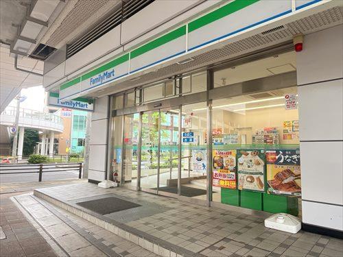 ファミリーマート勝川駅北店まで160m