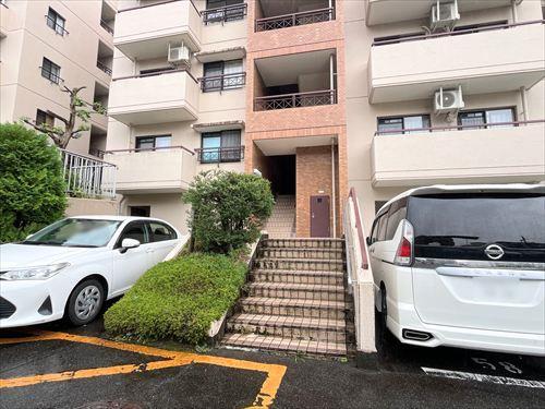 マンション出入口
