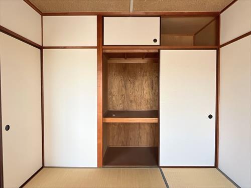 押入(北西側和室6帖)