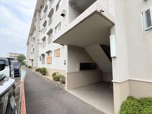 マンション出入口