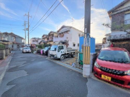 前面道路含む土地写真（右から撮影）