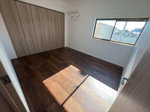 2階洋室（約7帖）