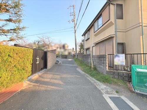 北東側道路