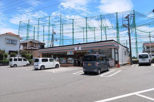 セブンイレブン京王山田駅前店870m