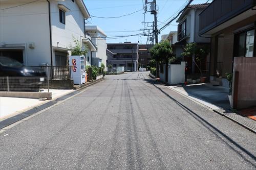 前面道路（西側）