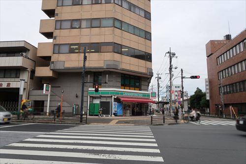 ローソンストア100八王子八木町店