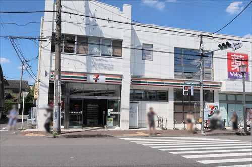 セブンイレブン東大和市駅北口店220m