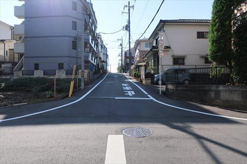 前面道路（西側）