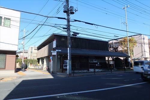 日野市立日野図書館340m