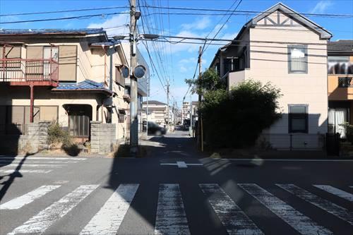 前面道路（東側）