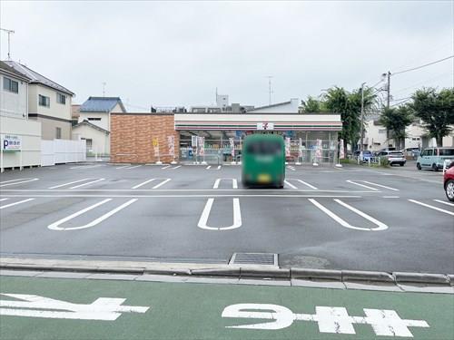 セブンイレブン八王子散田5(920ｍ)