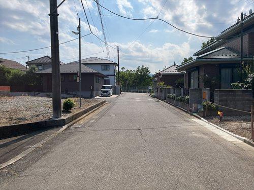 前面道路[東側から撮影]