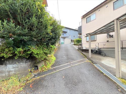 前面道路(北西側)