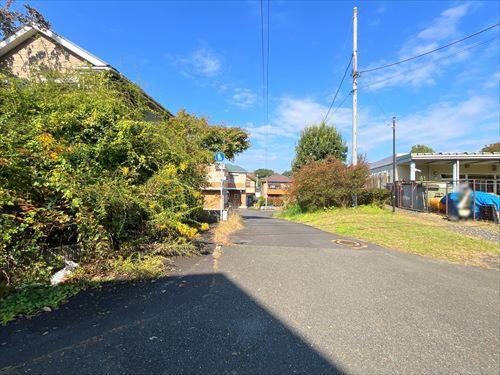 前面道路(北東側)