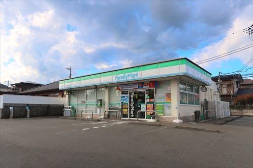 ファミリーマート八王子長房店340m