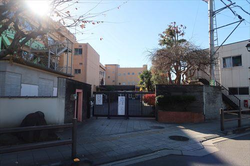 日野市立日野第一小学校(210m)