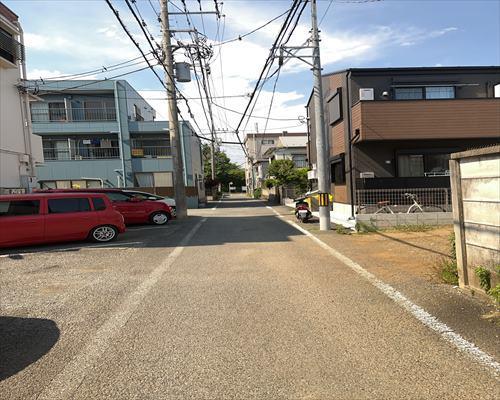 東側道路