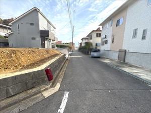 南側前面道路(2025年11月撮影) 南側前面道路(2025年11月撮影)