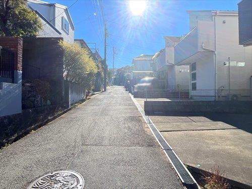 前面道路(東側)