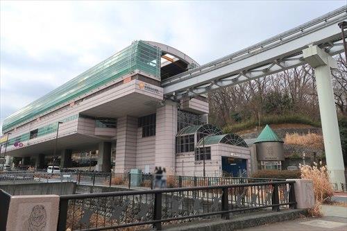 多摩モノレール「多摩動物公園」駅徒歩8分