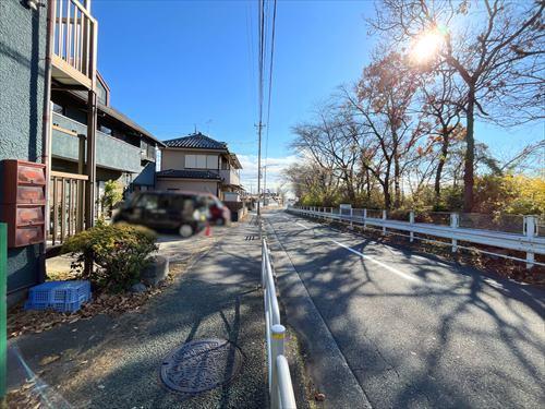 南西側前面道路[北側から撮影]