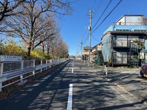 南西側前面道路[南側から撮影]