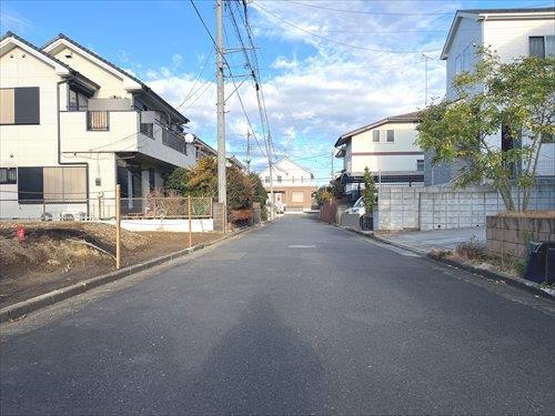 前面道路(2025年12月撮影)