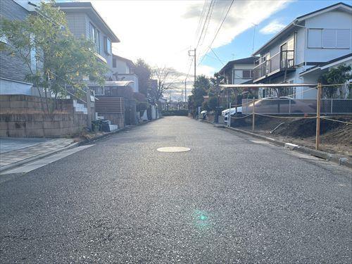 前面道路(2025年12月撮影)