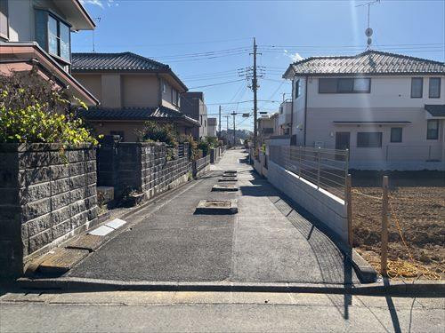 東側前面道路[北側から撮影]