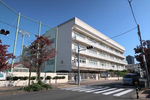 八王子市立第三小学校(1240m)