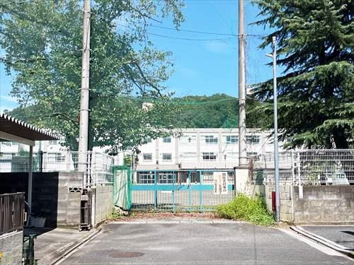 八王子市立川口中学校(1100m)