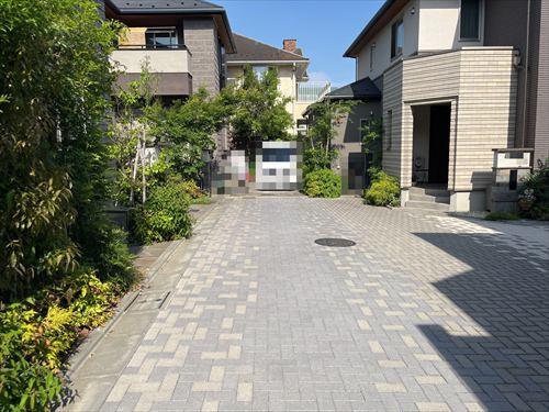 前面道路[西側から撮影]