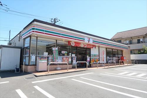 セブンイレブンめじろ台駅南店370ｍ