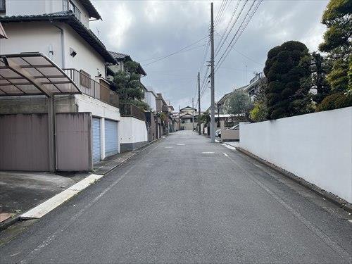 前面道路[東側から撮影]