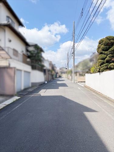 前面道路[東側から撮影]