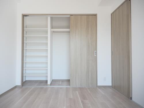 洋室 約5.9帖 収納