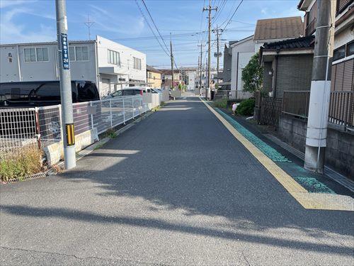 東側道路